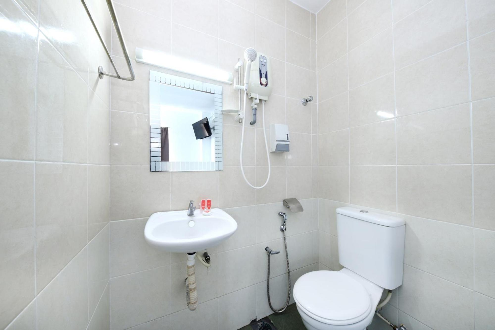Super Oyo 502 Midah Inn Puchong Exterior foto